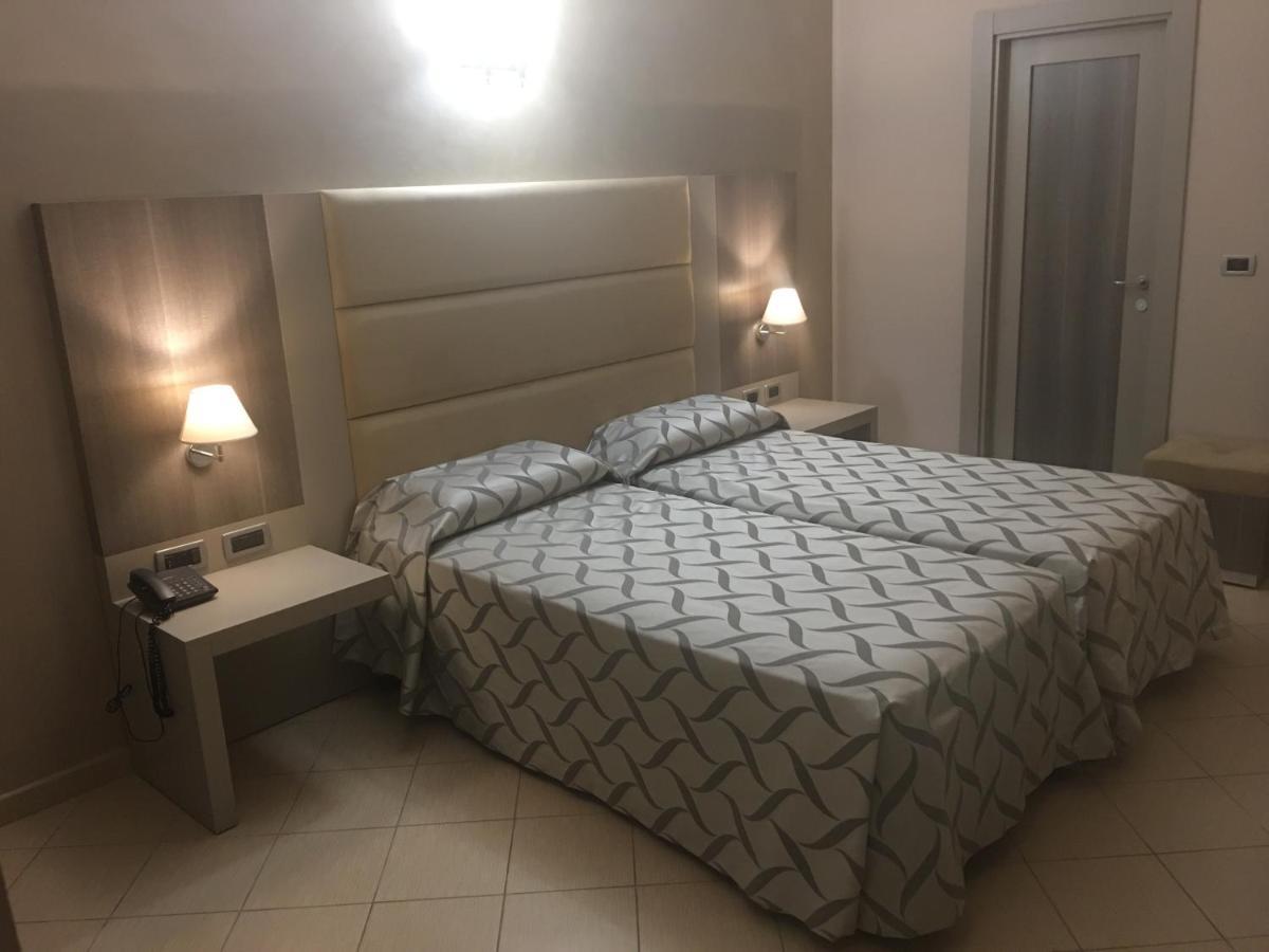 קטנזארו Hotel Niagara מראה חיצוני תמונה
